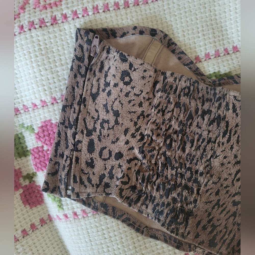 Vintage Leather Leopard Smocked Corset - Picture 2 of 8